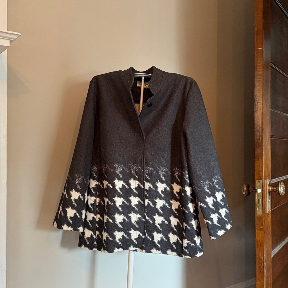 Peck & Peck Charcoal Gray blazer-worn once.